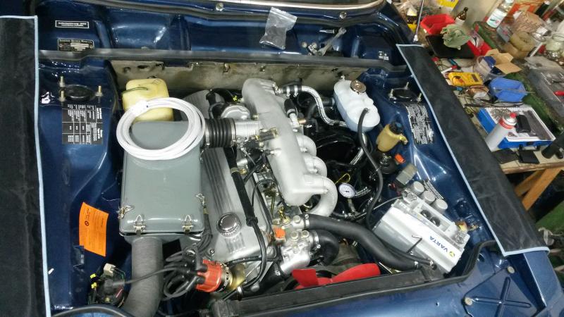 Jetzt. Ich weiß es ist nicht alles Originalgetreu, aber ich will es so. Übrigens die elektronische Zündung im Zündverteiler ist von 123 Ignition