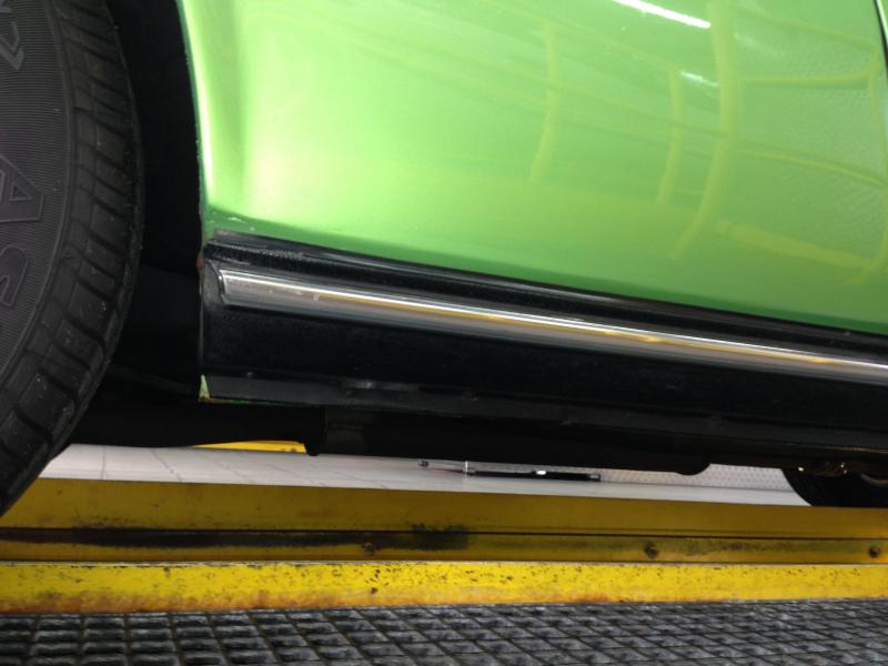 Schweller ("Einstiegleistenblende") Schwarz vor Restauration