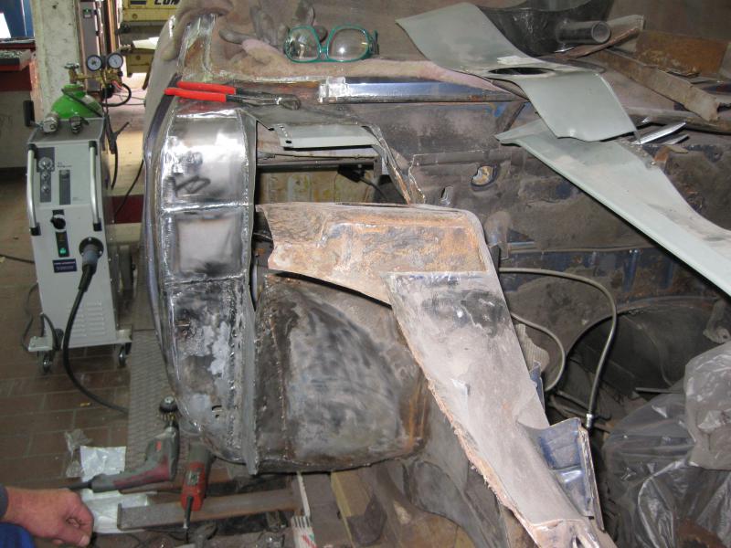 Es wurde dickes Blech stoß auf stoß voll durchgeschweißt. In meinem Leben muß ich da nicht wieder ran besser als neu nach der versiegelung. Gruß Bertone