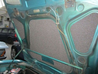 2016 Motorhaube innen.JPG (96.67 KiB) 83832 mal betrachtet 2016 - Motorhaube innen