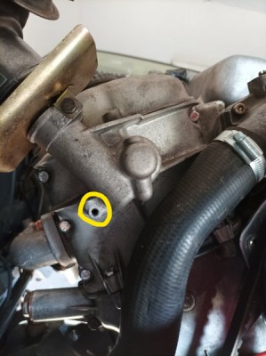 unbekanntes gewindeloch.jpg