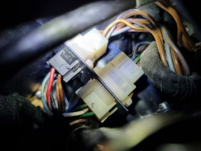 Bild 1.2.jpg (64.25 KiB) 3898 mal betrachtet 1.2 Steckverbindung zur Instrumentenkombination 6 und 9 Polig