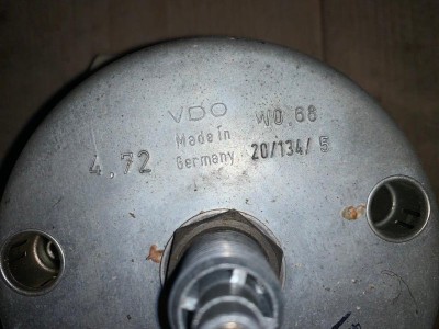 Tacho Rückseite 2000CS bis 240 kmh.jpg (86.61 KiB) 4957 mal betrachtet Tacho Rückseite 2000CS bis 240 kmh.jpg