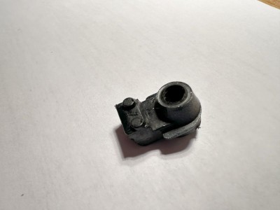 IMG_4790.jpg (36.03 KiB) 53578 mal betrachtet Halteklammer zum Einstellen der Scheinwerfer (original)