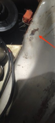 IMG_20250113_191058.jpg (25.86 KiB) 8780 mal betrachtet Punkt, an dem die linke Stange auf der Karosserie aufliegt